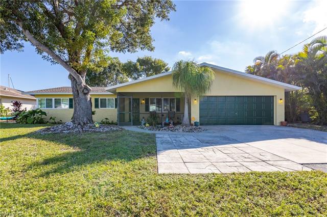 1962 Coral Point Dr 